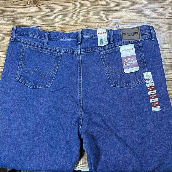 NEW Wrangler Men’s 48x36 Jeans Rugged Wear Regular Fit Relaxed Medium Wash - Picture 3 of 16